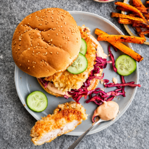 Koreaanse chickenburger met kimchi & gochujangyoghurt
