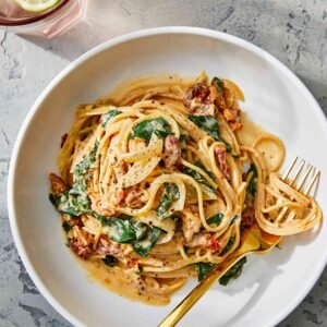 Pasta met spinazie en spekjes