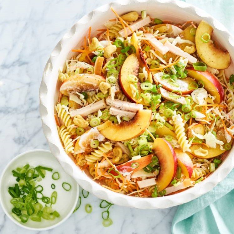 Pastasalade met gerookte kipfilet