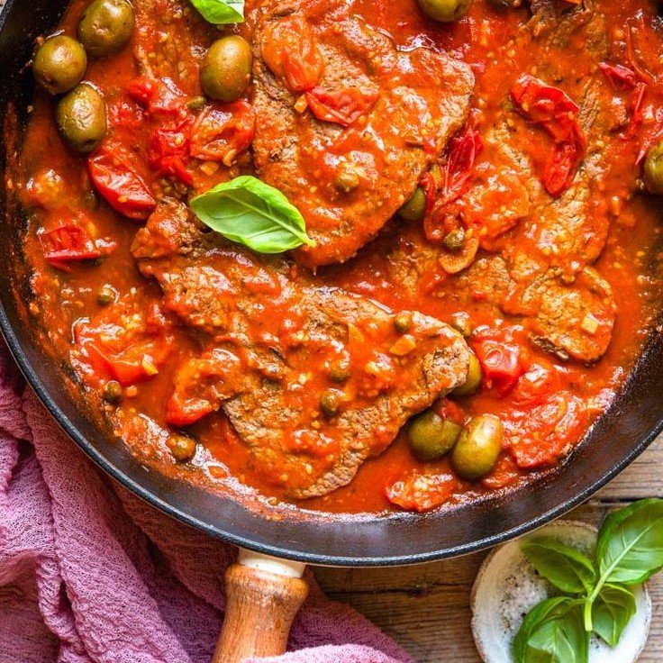 Rundvlees in tomaten-olijvensaus