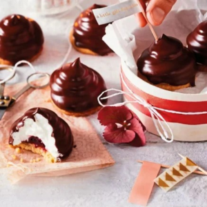 Chocoladezoenen met kersenjam
