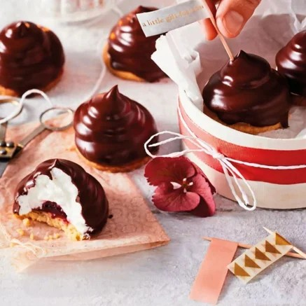 Chocoladezoenen met kersenjam