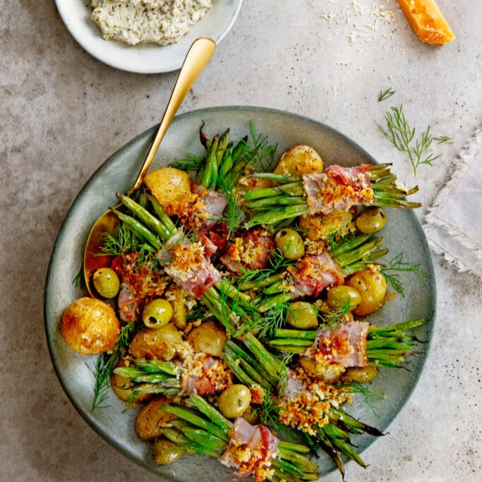 Haricots-vertsgratin met spek, krieltjes & olijvenmayonaise