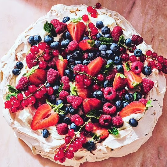 Pavlova met rood fruit