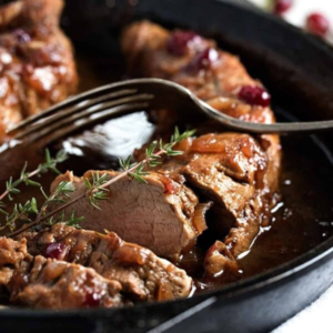 Varkenshaas in cranberry-portsaus