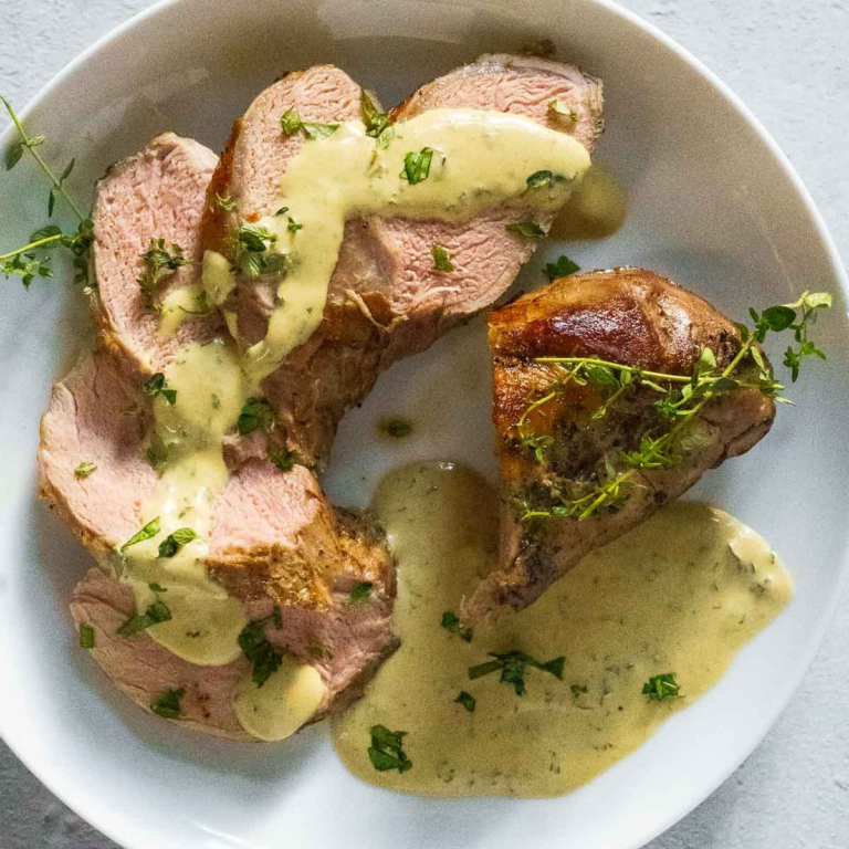 Varkenshaas met roomsaus & pistache