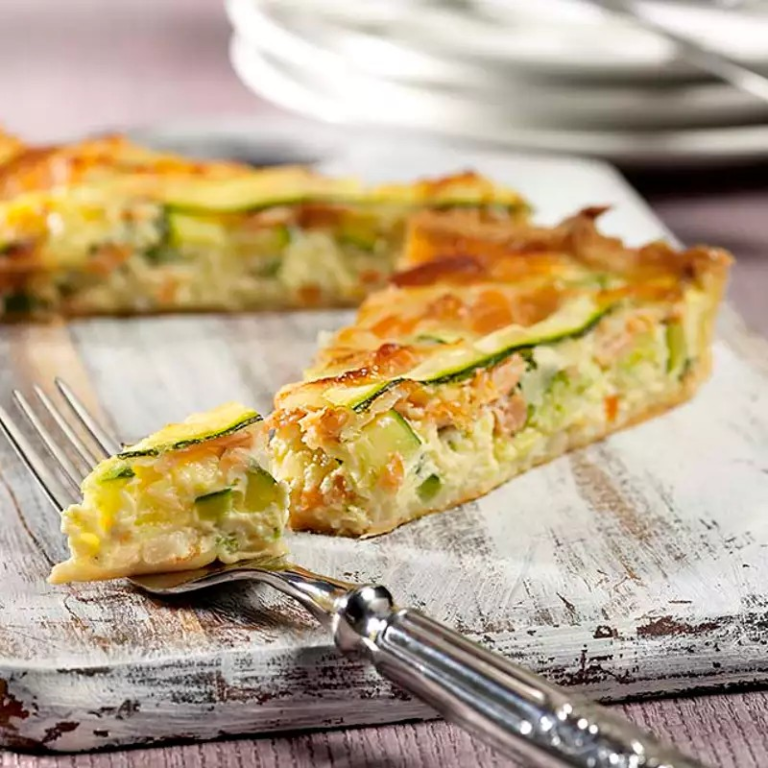 Zalmtaart met courgette
