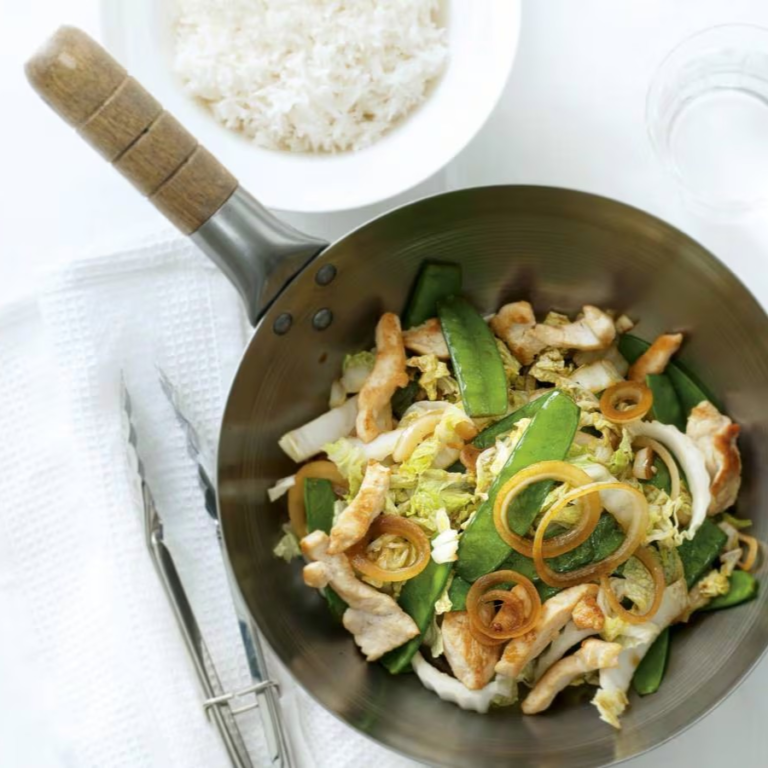 Zoete kip met peultjes uit de wok