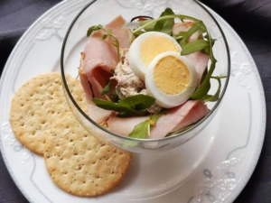 Vitello tonnato met ei