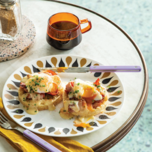 Biscuit eggs benedict