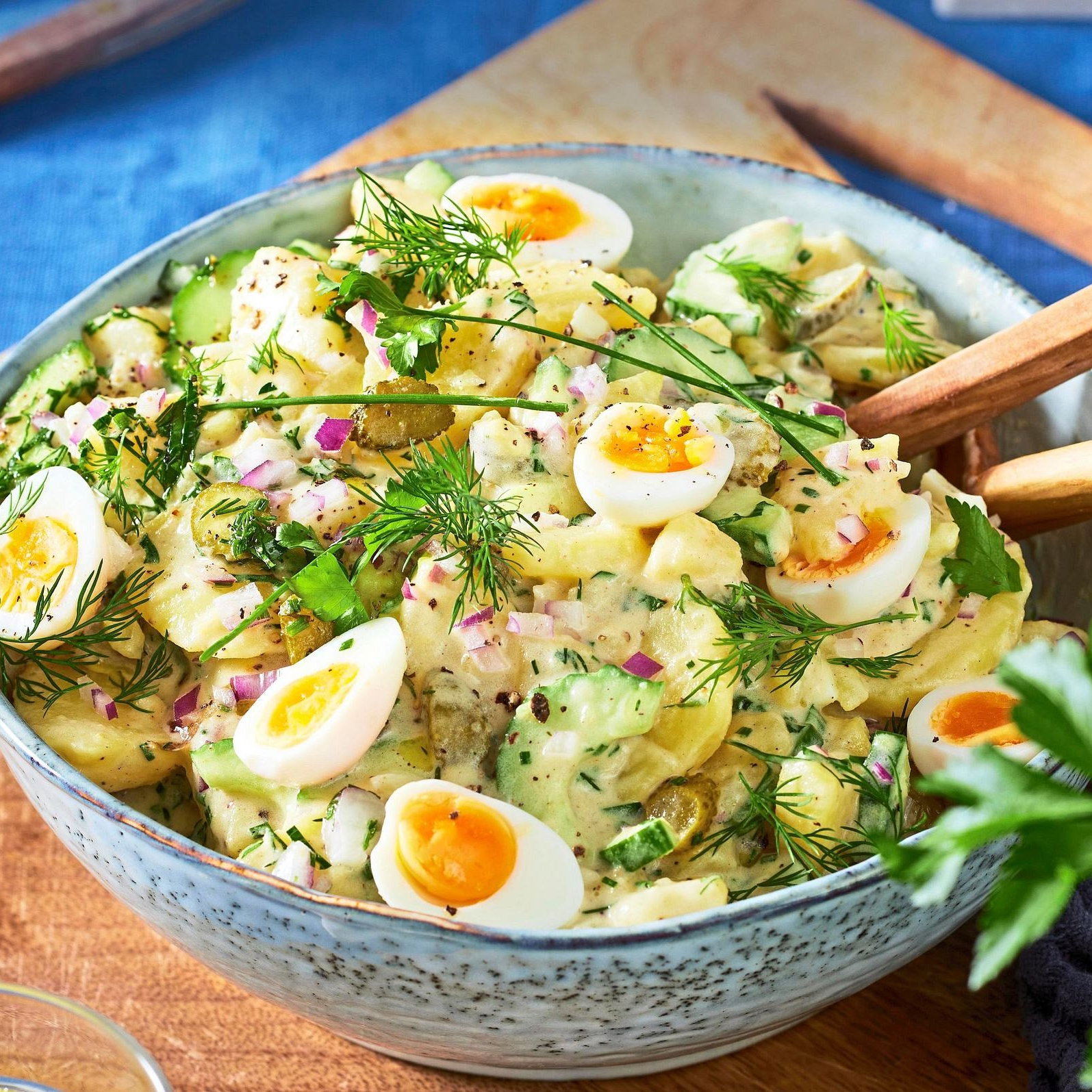 Aardappelsalade met kwarteleitjes & dille