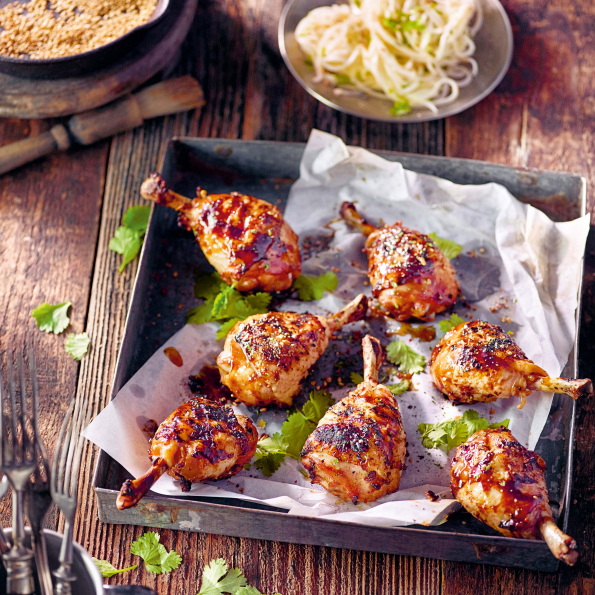 Drumsticks Asian style met rettichsalade