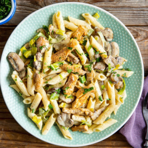 Penne met kip & romige champignon-preisaus