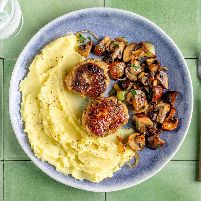 Jägergehaktballen met kastanjechampignons & aardappelpuree
