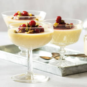 Wittechocoladepanna-cotta met cranberry's