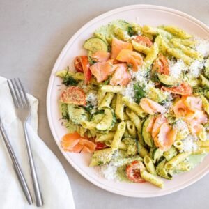 Penne met gerookte zalm & peterselie-dillepesto