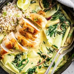Kip curry met kokos-limoensaus