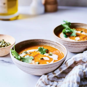 Butternutsoep met tomaat, wortel, curry en gember