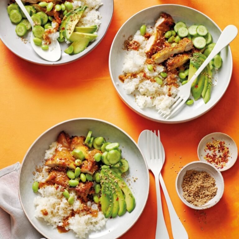 Rijstbowl met pindakaas-kurkumakip