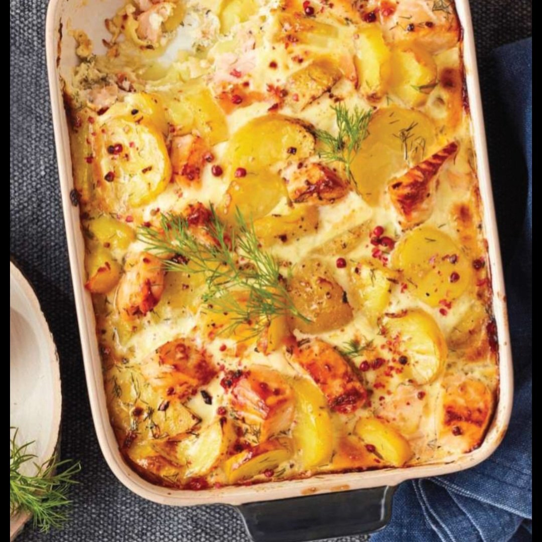 Finse zalmovenschotel met aardappel