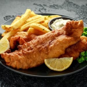 Fish & chips met erwtenpuree en tartaarsaus