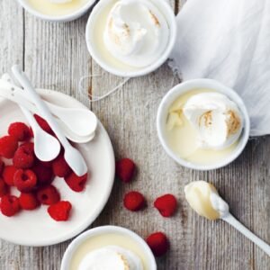 Citroenroom met frambozen & meringue